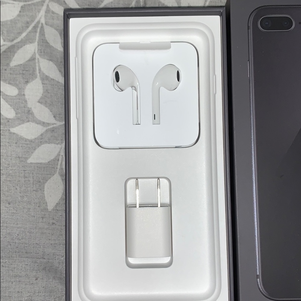 Iphone 8 Plus Accessories Only - image 2